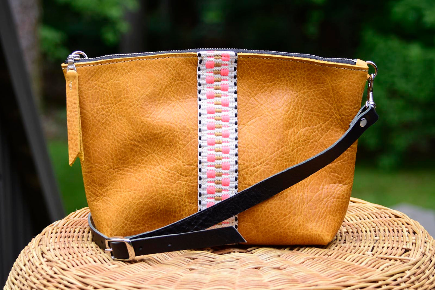 Kit Crossbody - stylish zippered crossbody