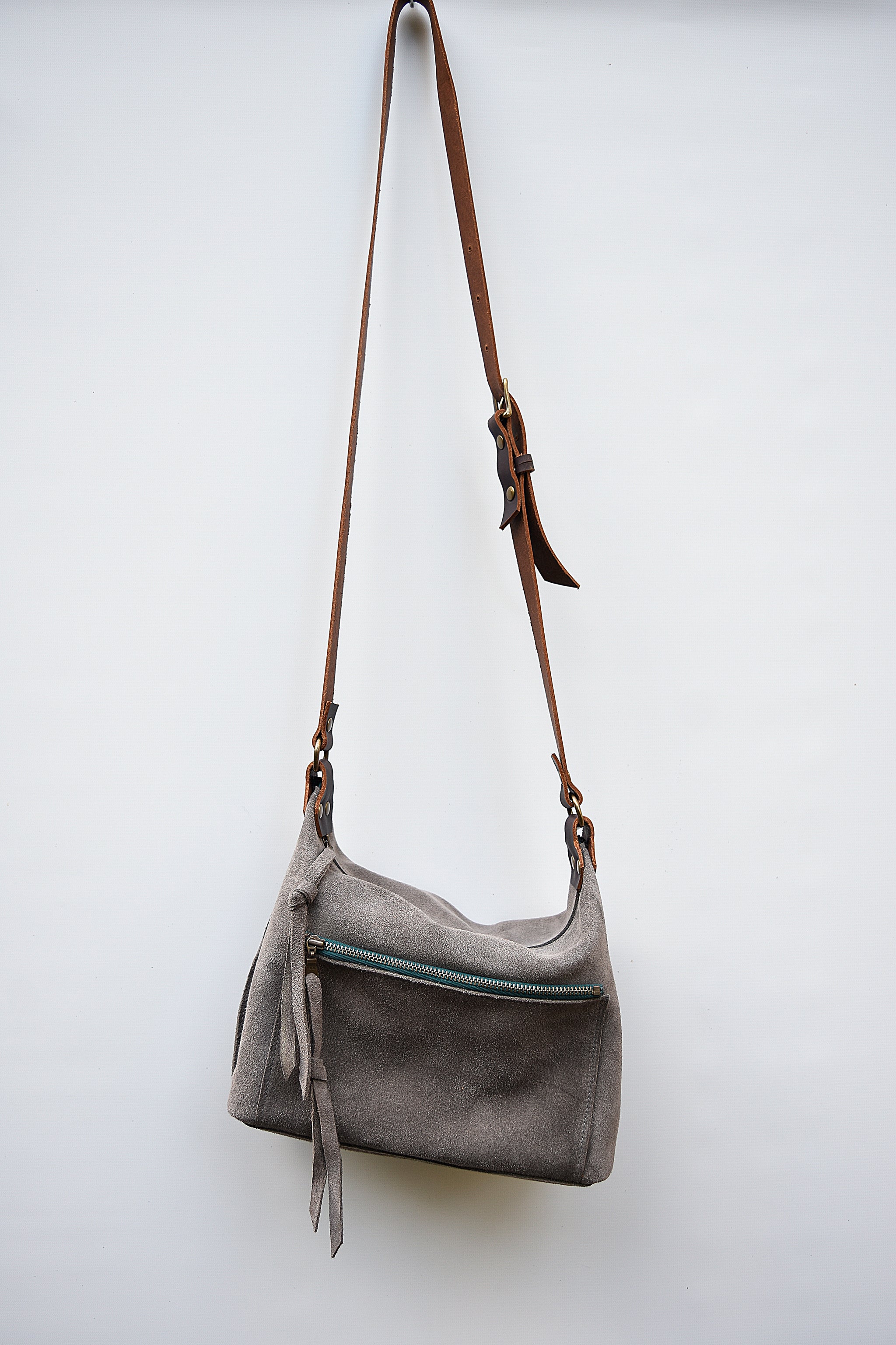 VISOVIA Grey Sling Bag fashion purse for women 23 Grey - Price in India |  Flipkart.com